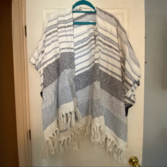 Aerie Beach Cardigan - Picture 1 of 3